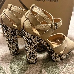 Qupid black and tan straw heels 10